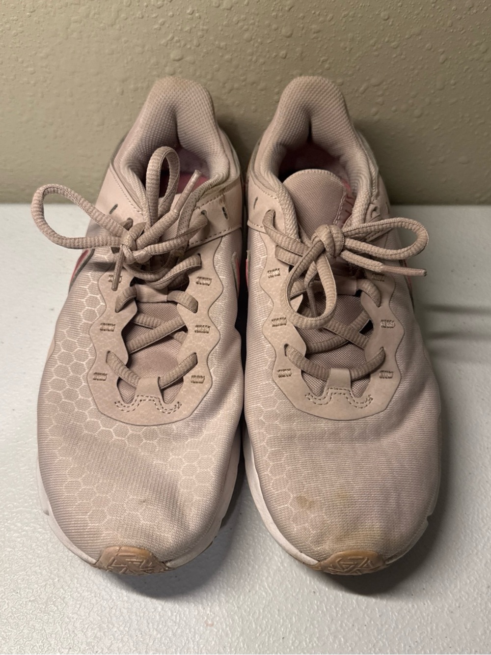 Nike Womens Legend Essential 2 Purple Running Shoes Sneakers Size 7.5 - Picture 3 of 6
